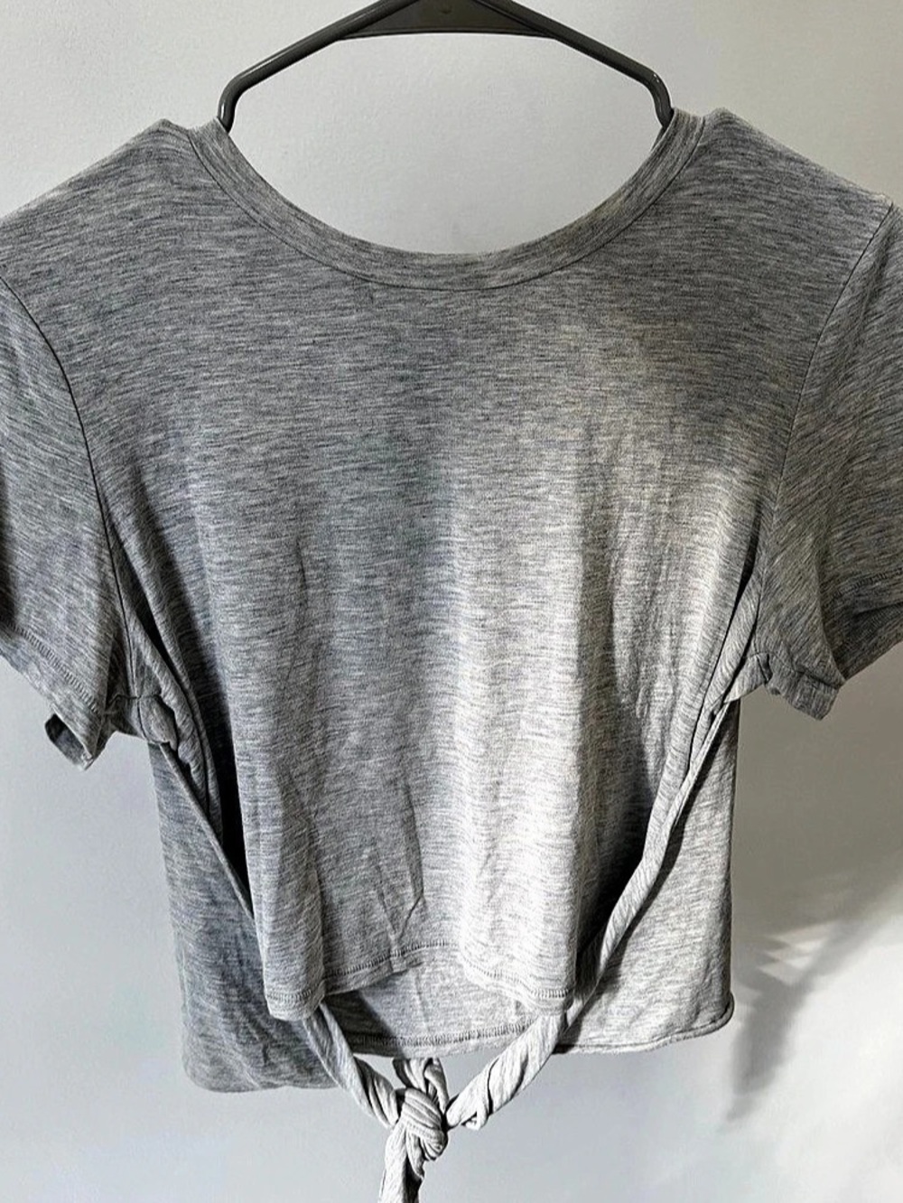 Aritzia Wilfred Gray Tie-Front Short Sleeve Top